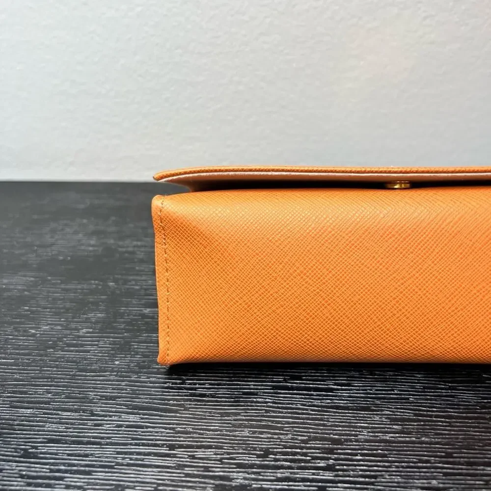 ๐ NWOT Tory Burch Sunglasses Case Orange with Gold Emblem Logo Leather Like - Picture 9 of 11